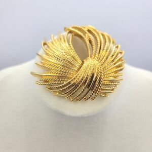 Vintage Monet Goldtone Brooch / 60s / Decorative Pin